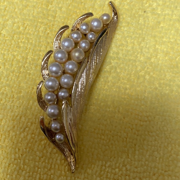 Brooch - Picture 2 of 4